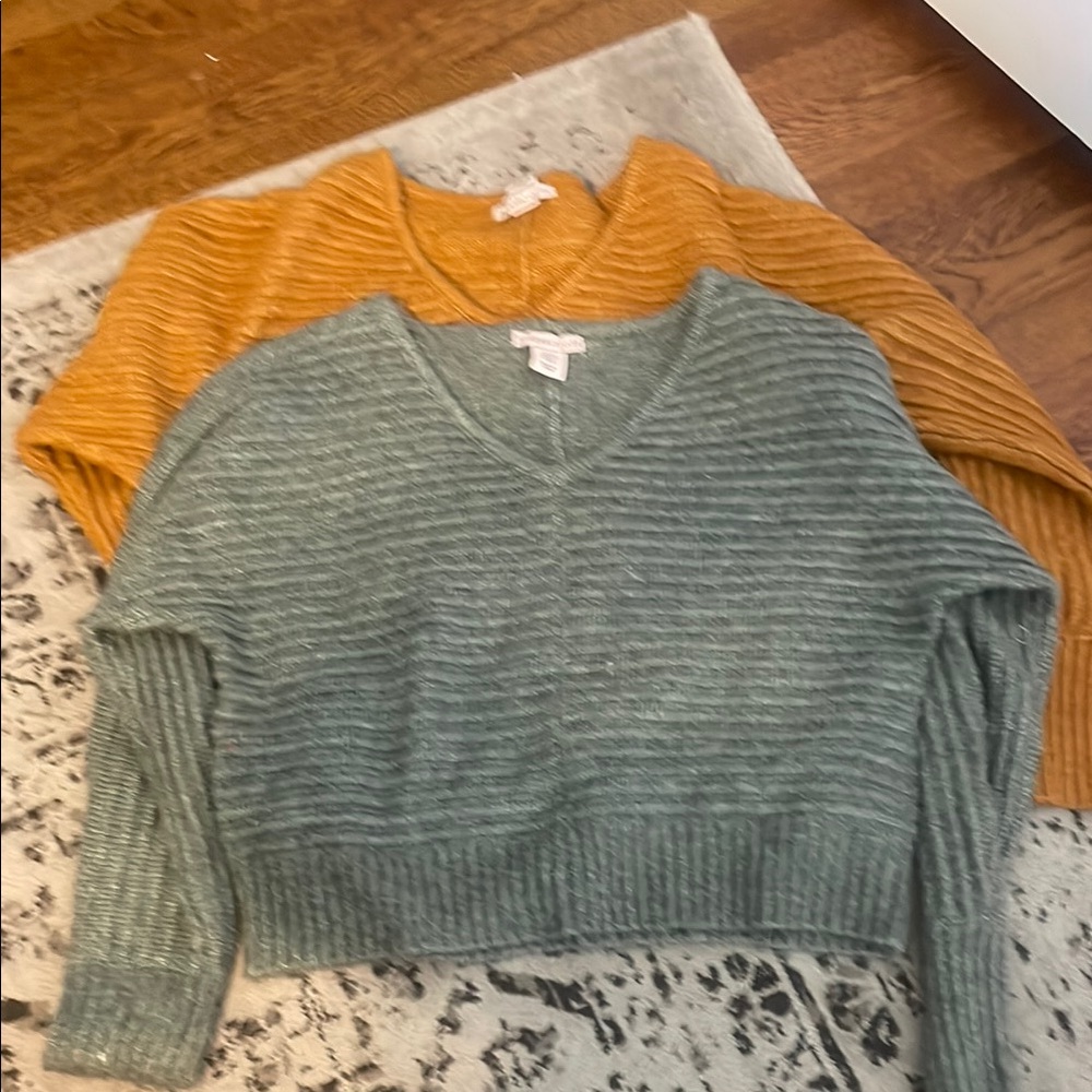 V-Neck Ribbed Sweater - Green and Orange